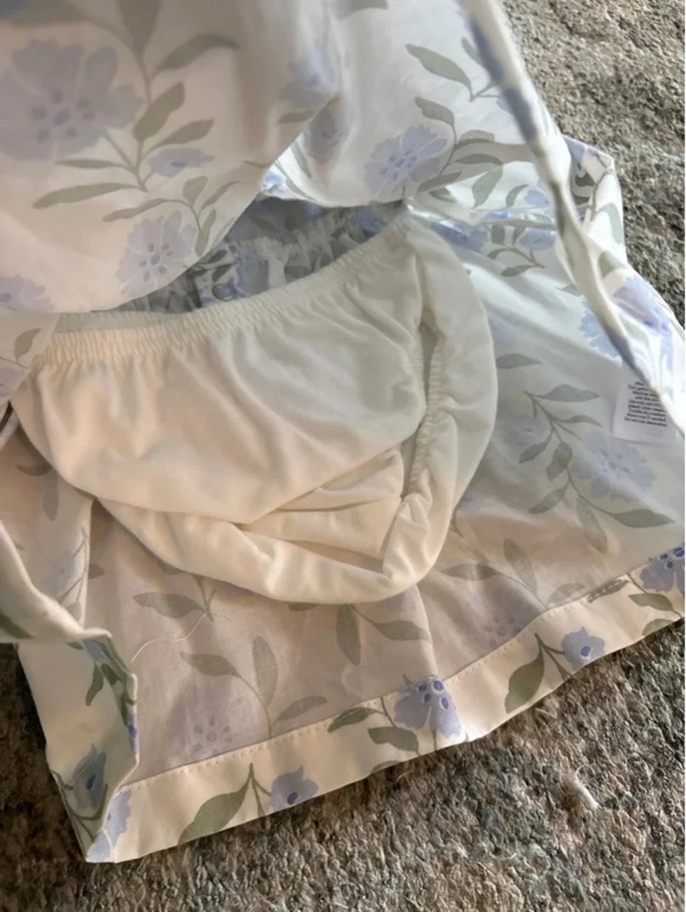 Carter’s 3-piece Girl’s Dress set. 3m. NWT!